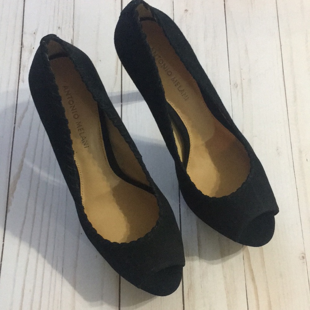 NWOT Suede Black Antonio Melani Pumps